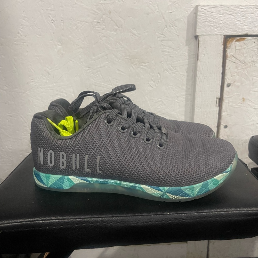 NOBULL Gray Sneakers with Teal Soles